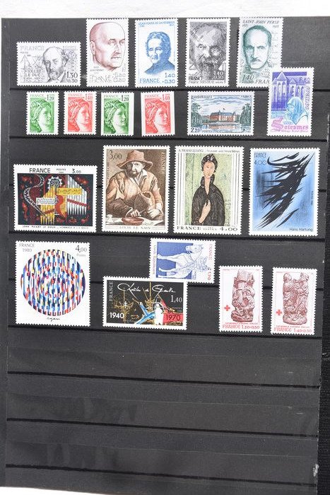 Γαλλία 1976/1985 - Πακέτο ενός συνόλου από 10 ολόκληρα έτη. - Yvert N° 1863 à 2392 #1.0