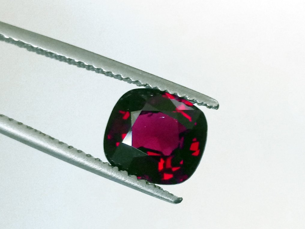 Rosso, Viola Spinello  - 2.36 ct - Instituto Gemólogico Español (IGE) #3.2
