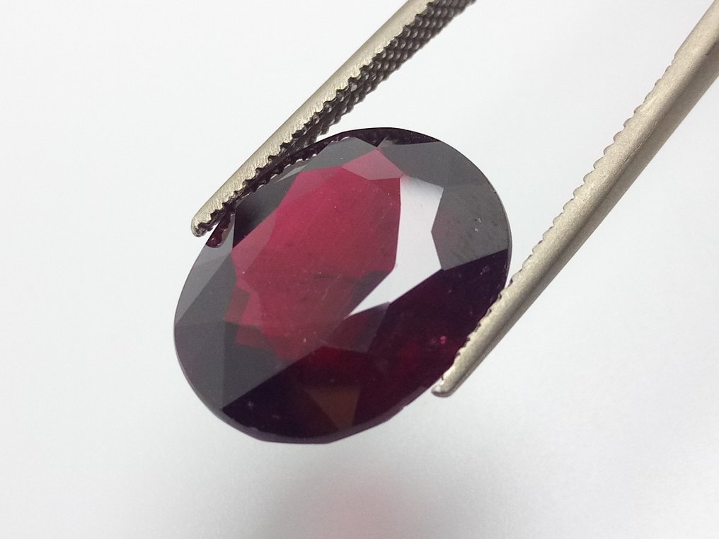 紫色, 红色 玫瑰榴石  - 14.73 ct - 西班牙宝石学院（IGE） #1.0