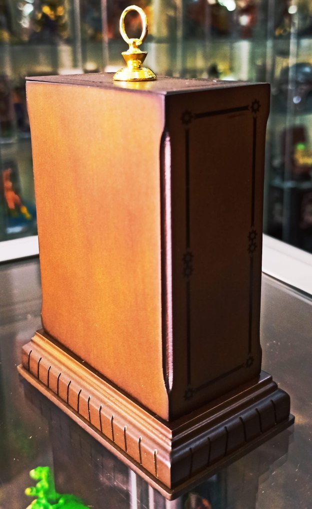 Harry Potter, - Hermione´s Time Turner 1:1 scale - Gold Plated (mint condition) #2.1