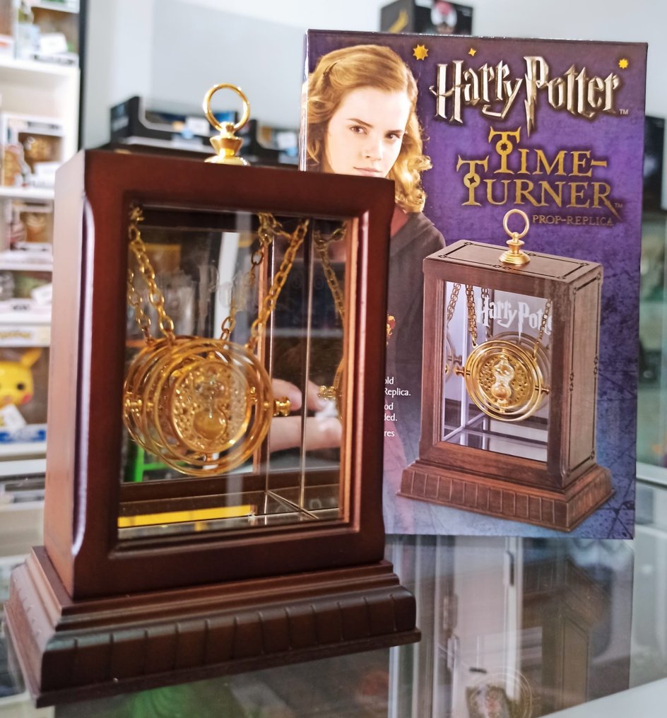 Harry Potter, - Hermione´s Time Turner 1:1 scale - Gold Plated (mint condition) #1.0