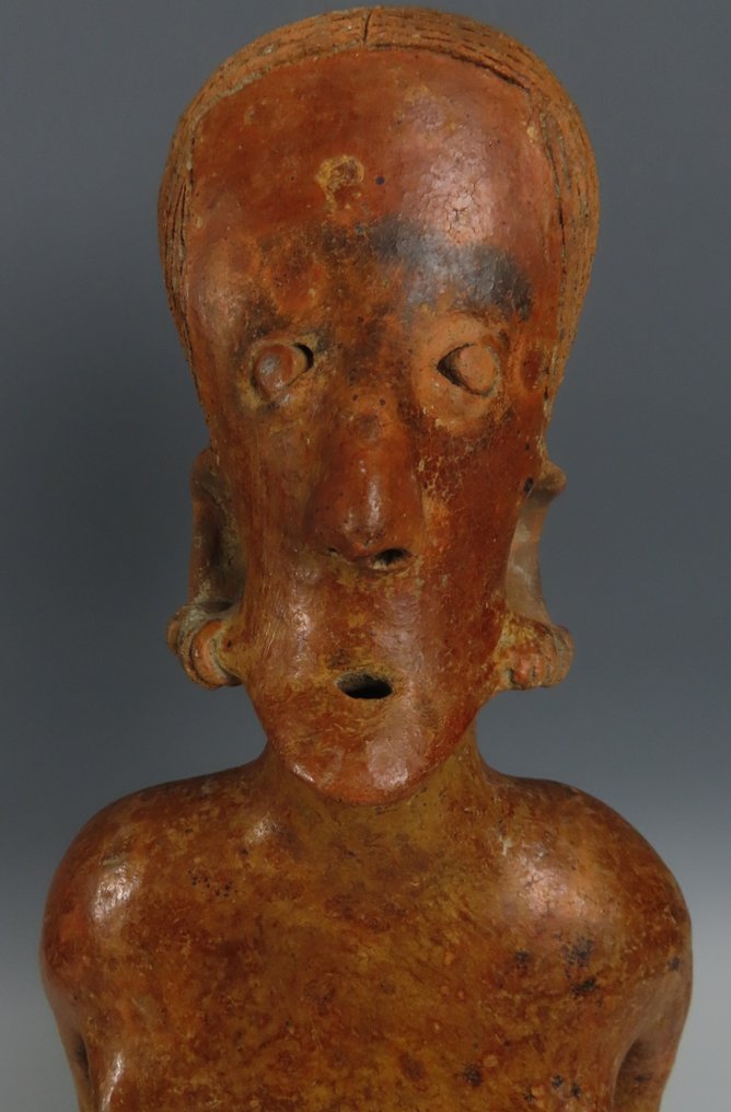 Nayarit, Westküste von Mexiko Terracotta Weibliche Figur. 200 – 600 n. Chr. 56 cm H. TL-Test. Mit spanischer Exportlizenz. #2.1