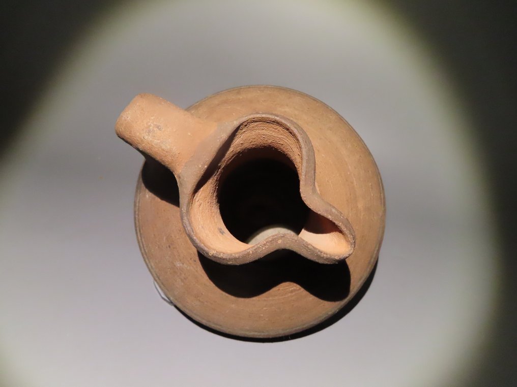 Cipriota Ceramica Brocca globulare con manico. Periodo arcaico 700 - 600 a.C. 23 cm di altezza. Integro. Enorme. #3.2