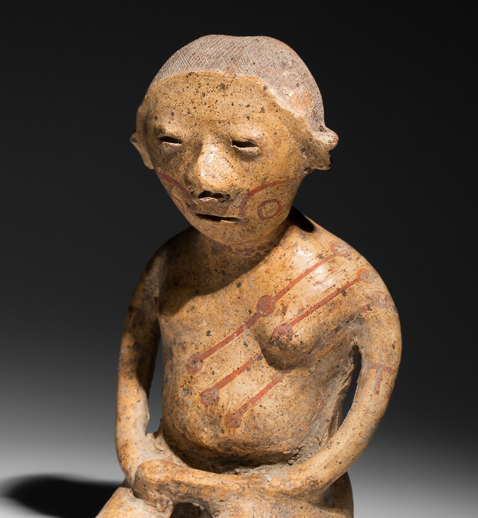 Chinese Nayarit Mexico. Terrakotta Sittende kvinnefigur. 100 f.Kr. - 250 e.Kr. 22,2 cm. H. Intakt. TL test. Spansk importlisens. #1.2