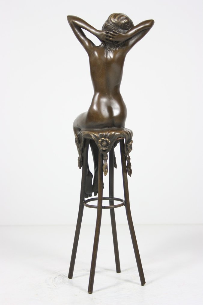 Γλυπτό, "Young Lady on Barstool" - 27 cm - Πατιναρισμένος μπρούτζος #3.2