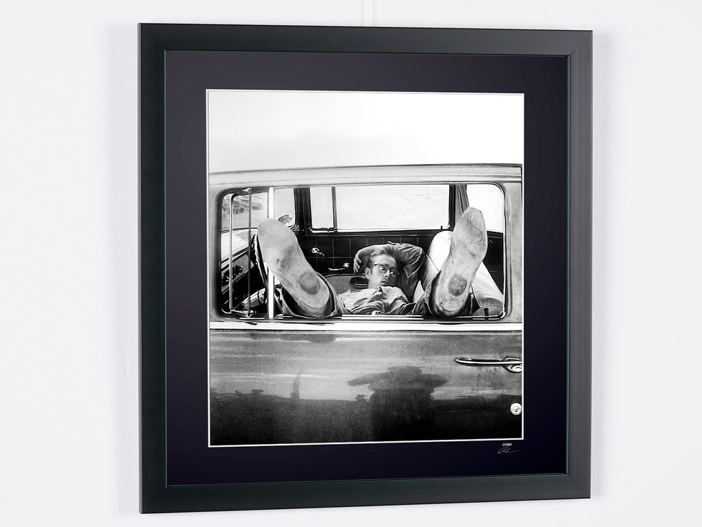 James Dean: Behind the Scenes of Giant 1957 - Fine Art Photography - Luxury Wooden Framed 70X50 cm - Limited Edition Nr 01 of 20 - Serial 17577 - Original Certificate (COA), Hologram - 100% New. Shipping Reduction from 3 items #4.3