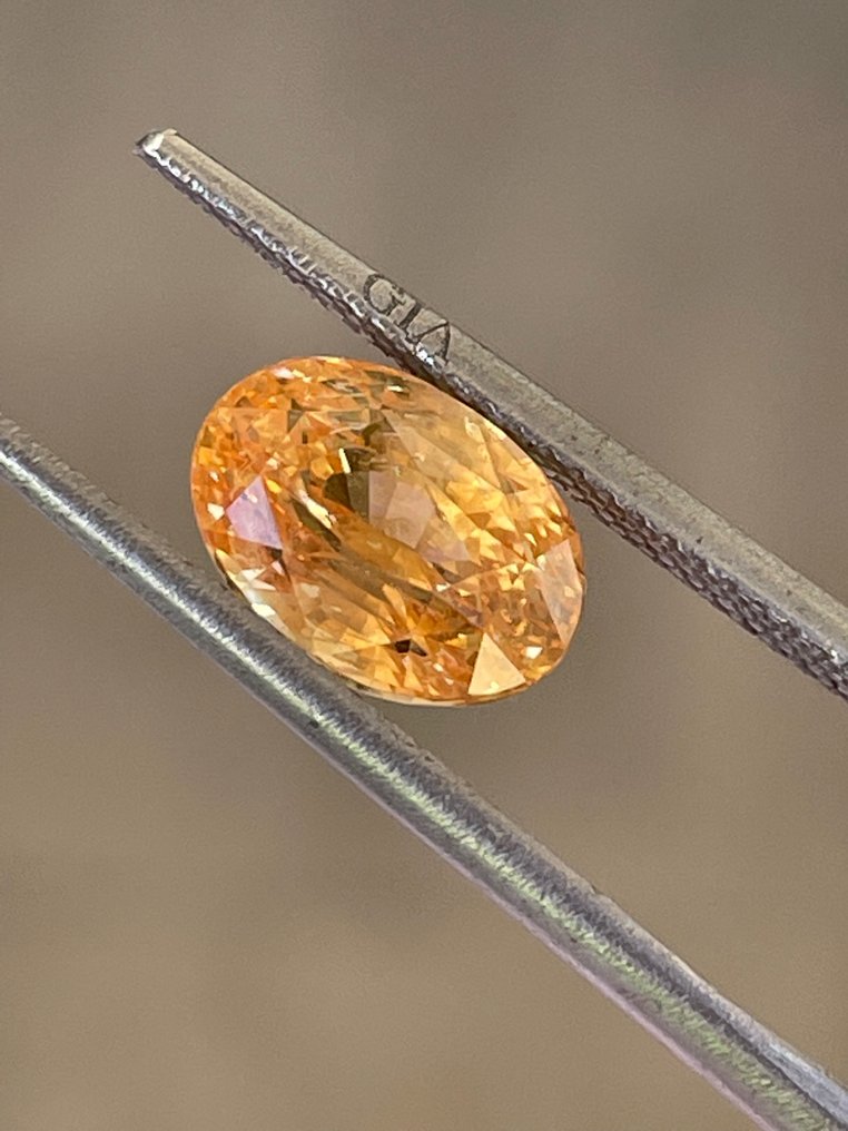 1 pcs  橙色 蓝宝石  - 3.56 ct - 美国宝石研究院（GIA） #4.3