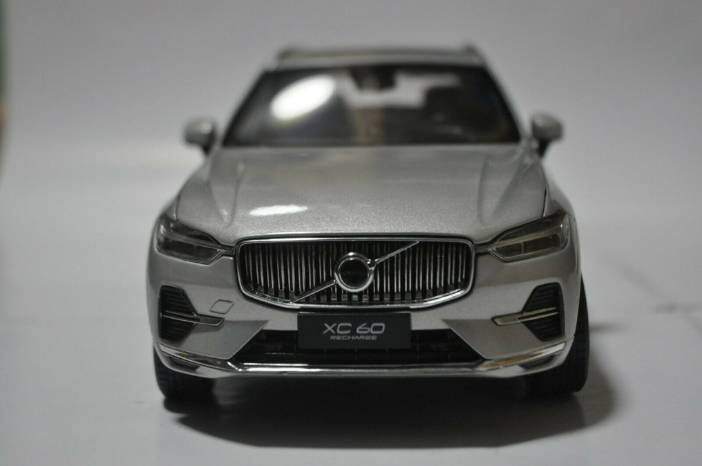 Paudi Model 1:18 - Model car - Volvo XC60 - 2022 #3.2