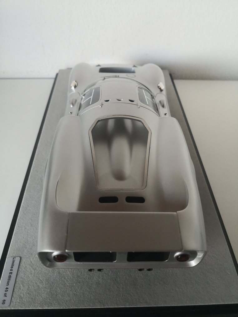 Tecnomodel 1:18 - Modelsportsvogn - Ferrari 365P2/3 Drogo testcar 1967 aluminium - TM18-255C #4.3