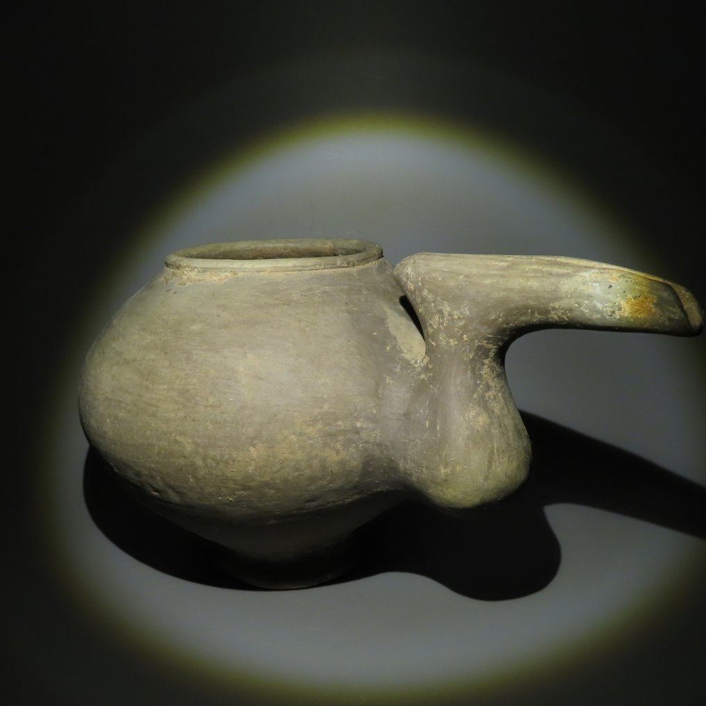 Amlash Terrakotta Függelék kiöntővel ellátott edény. Kr.e. 1. évezred eleje. 29 cm D. Ritka és egyedi #1.1