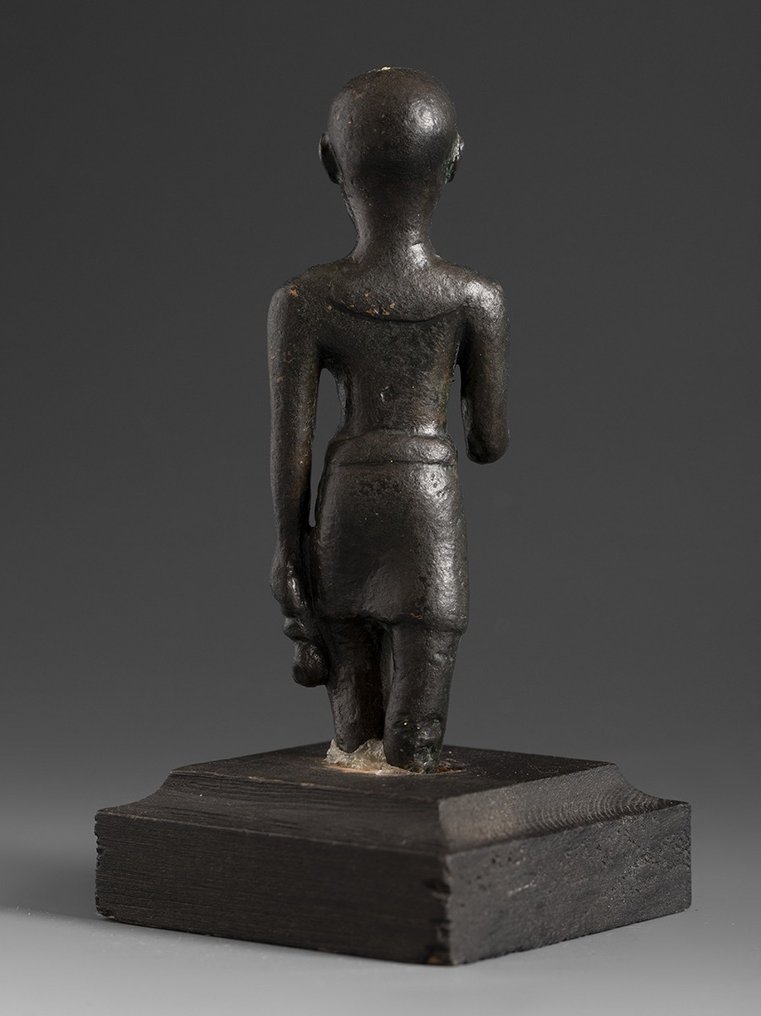 Ókori egyiptomi Bronz Pap alak ankh-val. Késői időszak, ie 664-332 12 cm H. #2.2