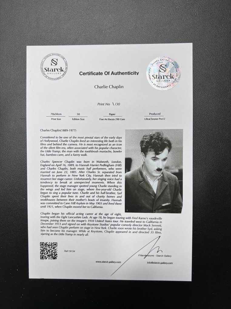 Charlie Chaplin 1917 - Fine Art Photography - Luxury Wooden Framed 70X50 cm - Limited Edition Nr 02 of 30 - Serial ID 19134 - Original Certificate (COA), Hologram - 100% New. Shipping Reduction from 3 items #1.0