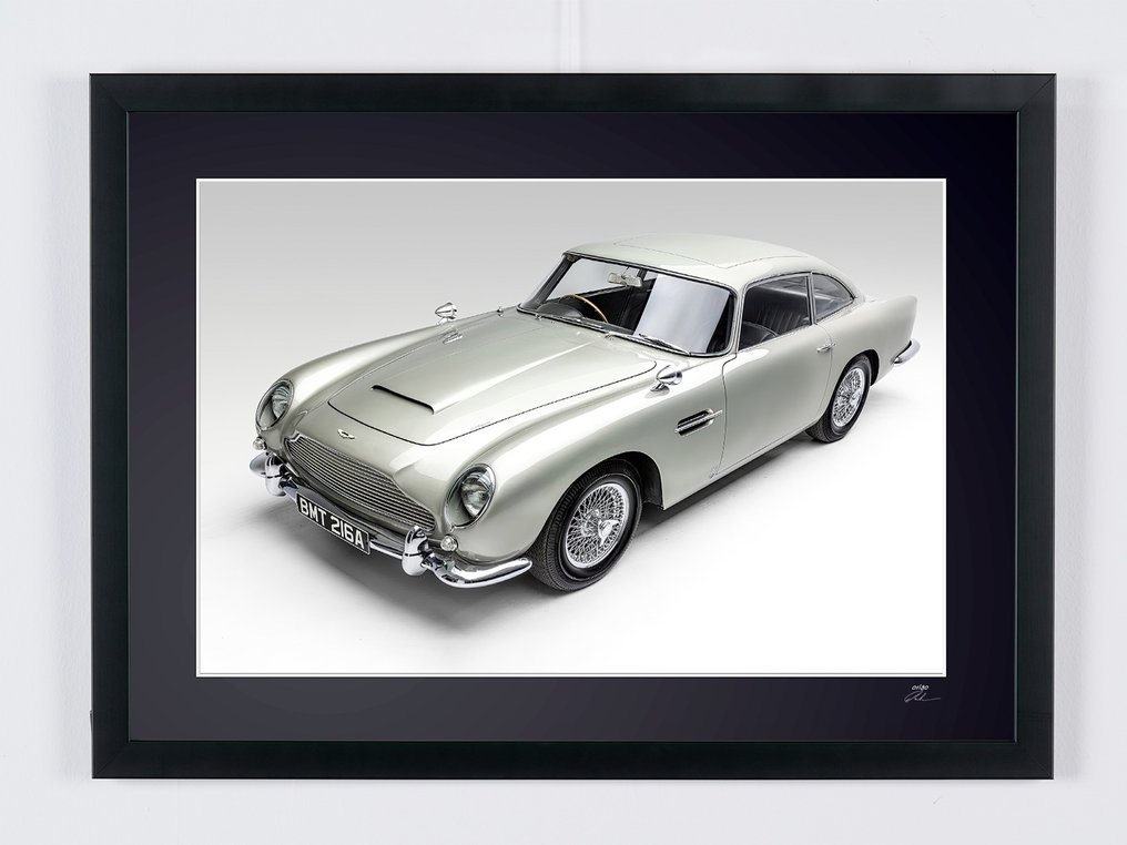 James Bond, 1964 Aston-Martin DB5 - Fine Art Photography - Luxury Wooden Framed 70X50 cm - Limited Edition Nr 01 of 30 - Serial ID - Original Certificate (COA), Hologram - 100% New. Shipping Reduction from 3 items #1.0