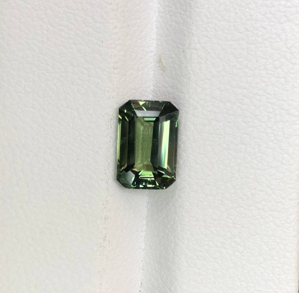 蓝宝石  - 2.68 ct - 莲花宝石实验室 #2.1