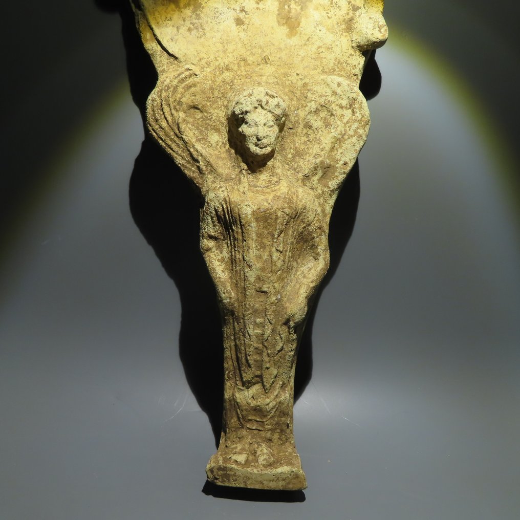Antigua Grecia Terracota Espejo votivo. Siglo V a.C. 37 cm Alto. - EJ. SOTHEBY'S - Licencia de Exportación Española. #1.1