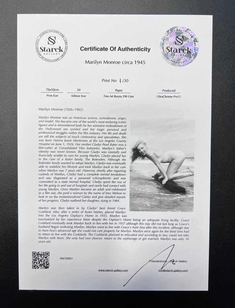 Marilyn Monroe circa 1945 - Fine Art Photography - Luxury Wooden Framed 70X50 cm - Limited Edition Nr 02 of 20 - Serial ID 20091 - Original Certificate (COA), Hologram - 100% New. Shipping Reduction from 3 items #1.0