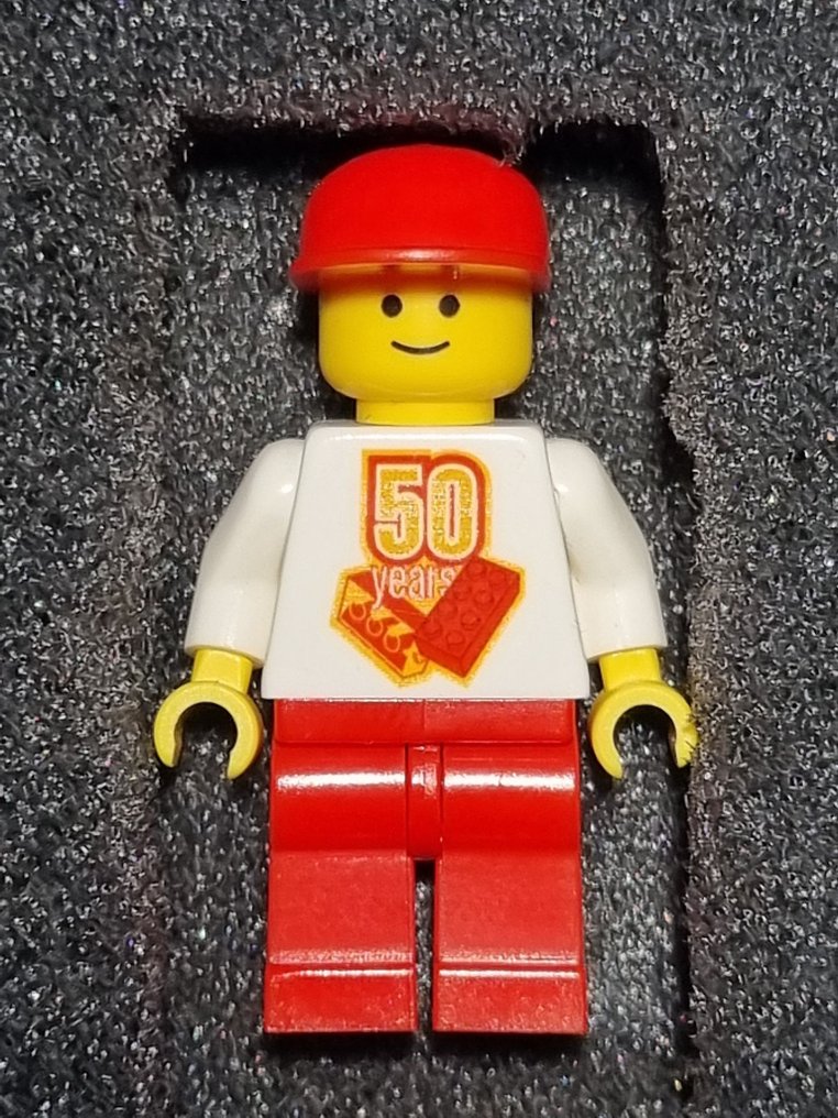 LEGO - Minifigures - gen023 - LEGO 50 Year Anniversary Minifigure - 2000-2010 #2.1