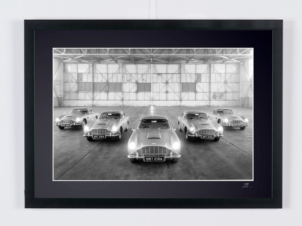 James Bond, Aston Martin DB5 History - Fine Art Photography - Luxury Wooden Framed 70X50 cm - Limited Edition Nr 06 of 30 - Serial ID 19092 - Original Certificate (COA), Hologram - 100% New. Shipping Reduction from 3 items #1.0