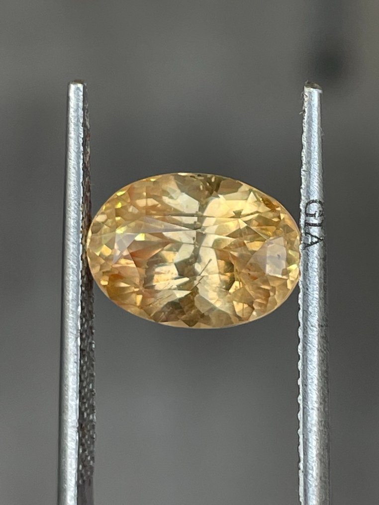 1 pcs Orange Sapphire - 4.13 ct #1.0