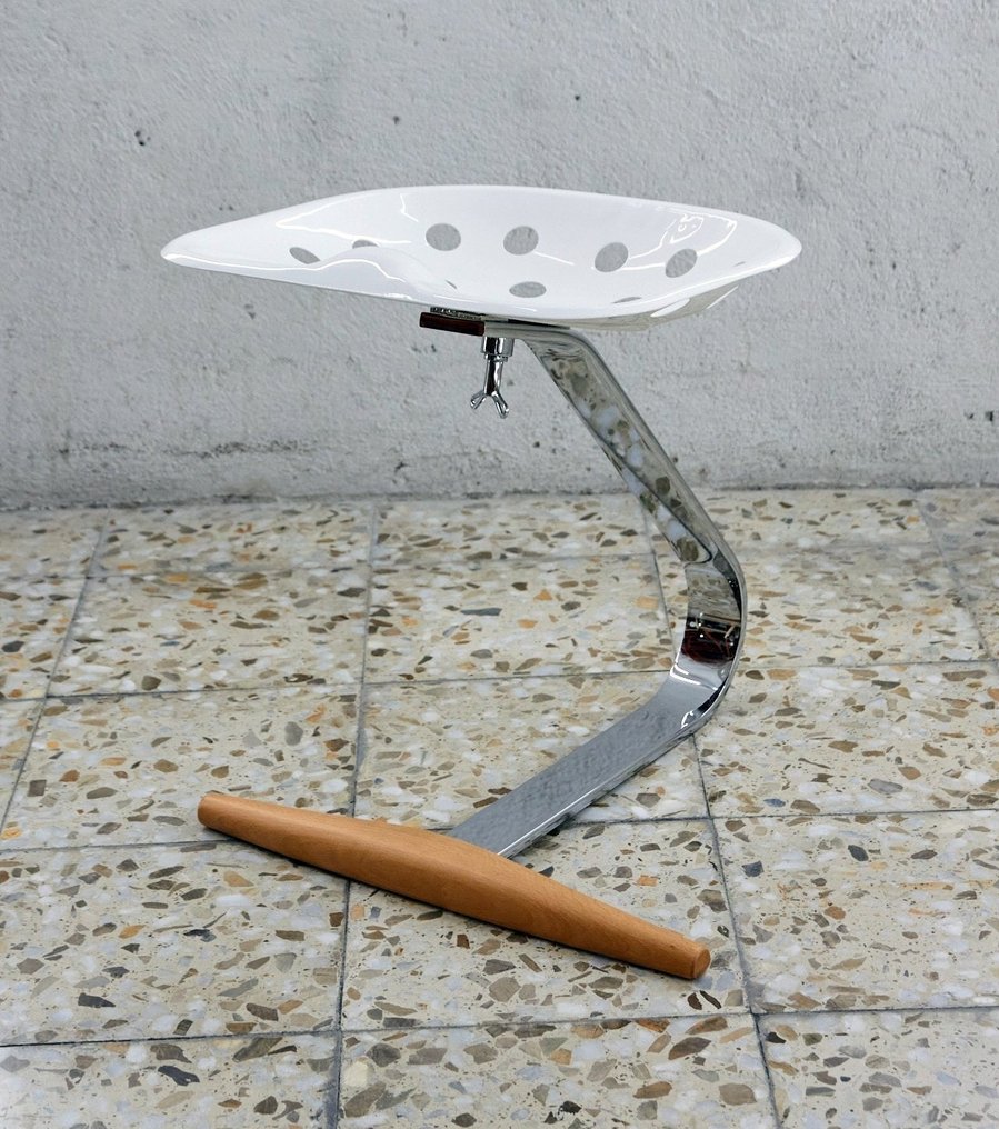 Zanotta - Achille Castiglioni - Σκαμνί - Mezzadro - Χάλυβας, Ξύλο #1.0