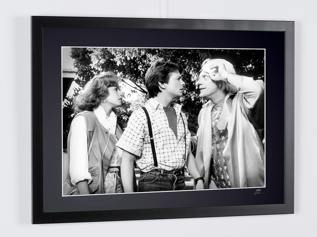 Back to the Future, Part II - Michael J. Fox, Christopher Lloyd & Elizabeth Shue - Fine Art Photography - Luxury Wooden Framed 70X50 cm - Limited Edition Nr 05 of 30 - Serial ID 19107 - Original Certificate (COA), Hologram - 100% New. Shipping Reduction from 3 items #2.1