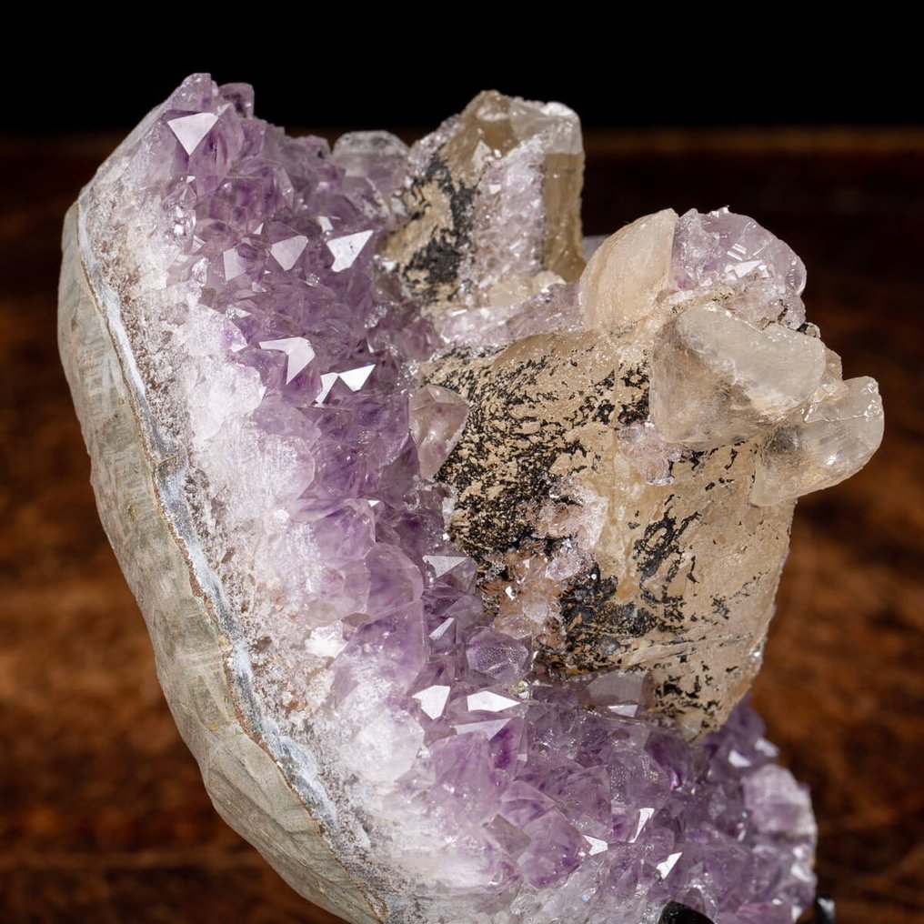 高品质深紫色紫水晶，含方解石和钙磷石 - 德鲁齐在基地 - 高度: 210 mm - 宽度: 140 mm- 1775 g #2.1