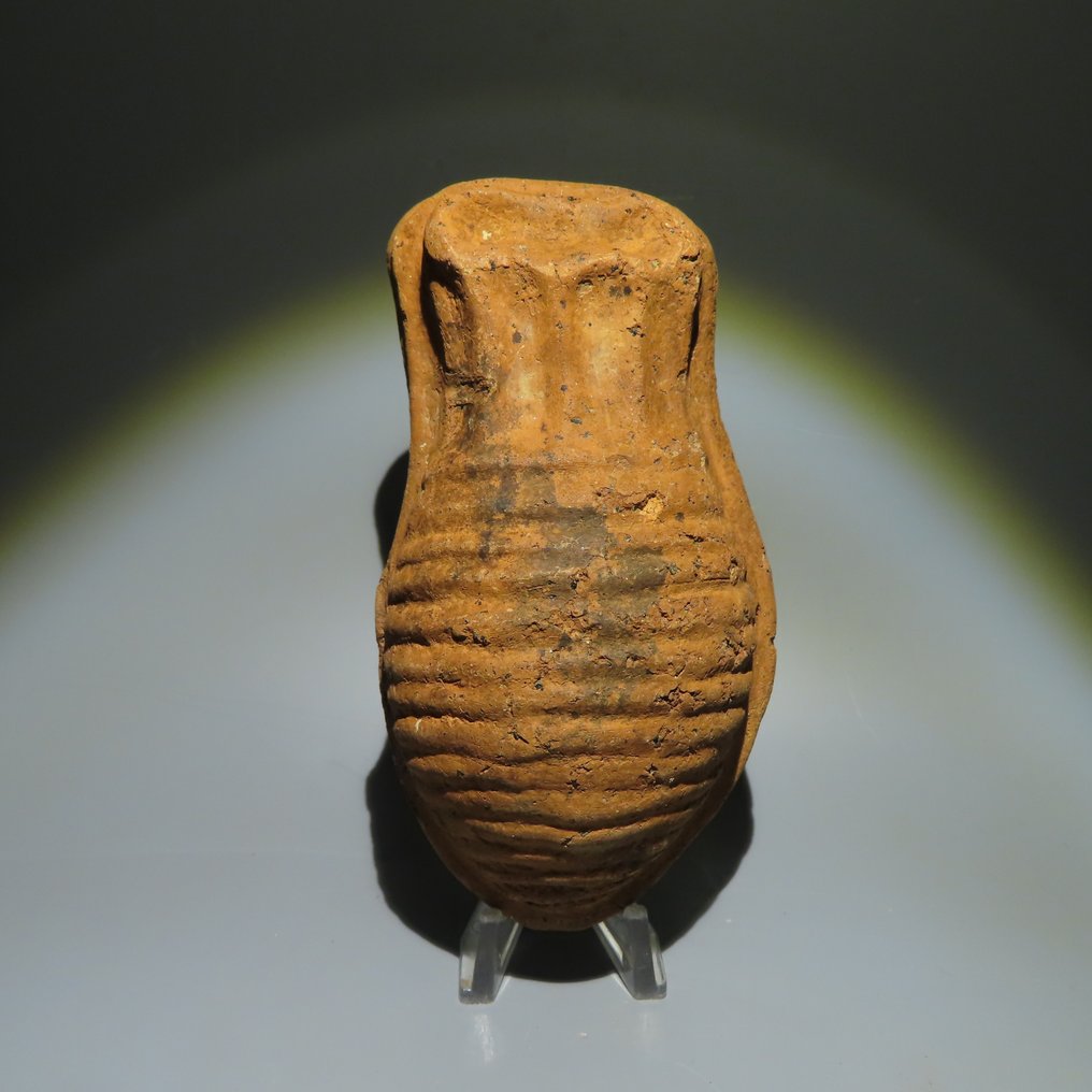 4. - 1. århundrede f.Kr Terrakotta Votiv model af en livmoder. 4. - 1. århundrede f.Kr. 13,5 cm L. Meget sjælden! Intakt. #1.1