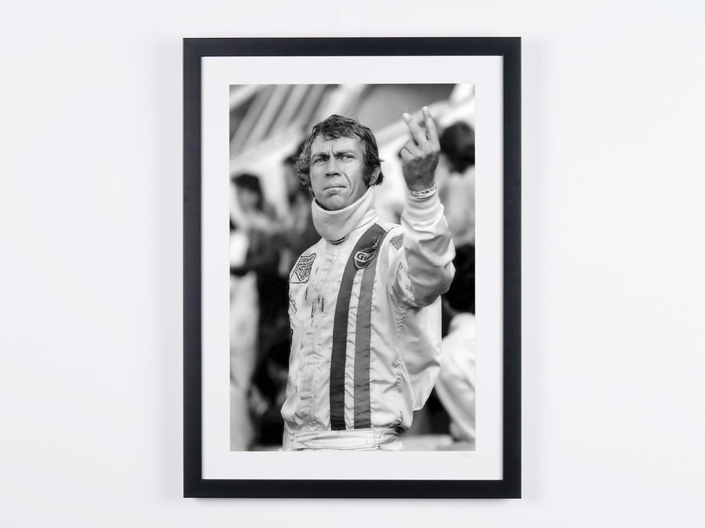 Steve McQueen - Le Mans (1971) - Fine Art Photography - Luxury Wooden Frame 70X50 cm - Limited Edition 06 of 30 - Serial 16400 - Original Certificate (COA), Hologram - 100% New. Shipping Reduction from 3 items #1.0