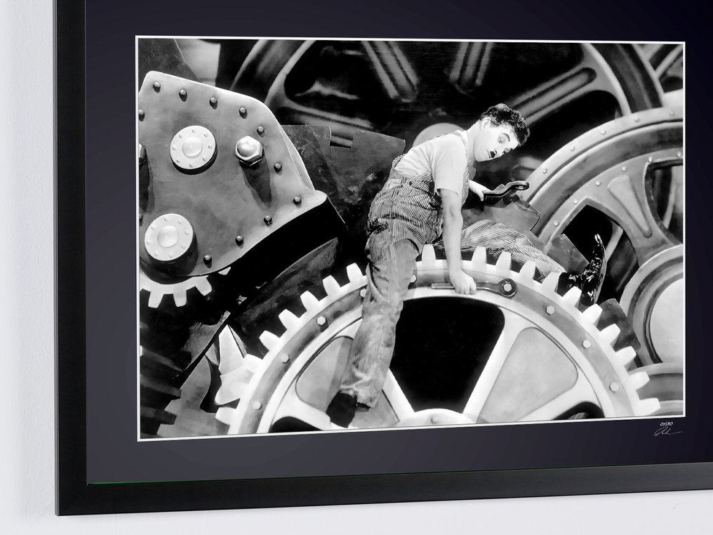 Charlie Chaplin - Modern Times 1936 - Fine Art Photography - Luxury Wooden Framed 70X50 cm - Limited Edition Nr 01 of 30 - Serial ID 20208 - Original Certificate (COA), Hologram - 100% New. Shipping Reduction from 3 items #4.3