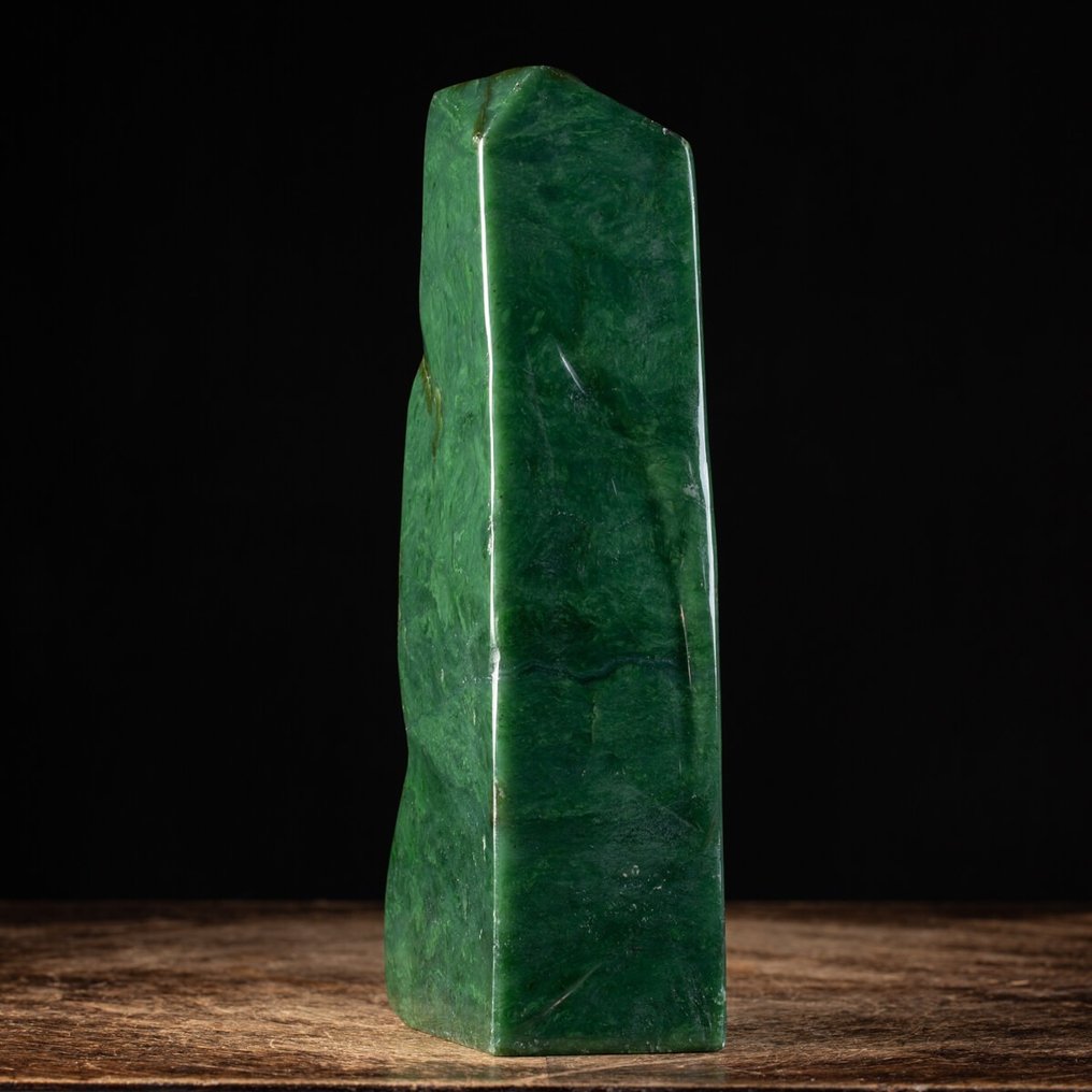 Νεφρίτης εξαιρετικής ποιότητας Ελεύθερη μορφή - Ύψος: 265 mm - Πλάτος: 100 mm- 3560 g #4.3