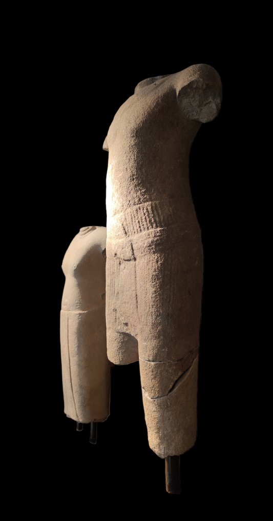 Khmer-riget var det største imperium i Sydøstasien Sten Stor Khmer-torso af Bayon-stilen lavet i sandsten. - 85.5 cm #2.1