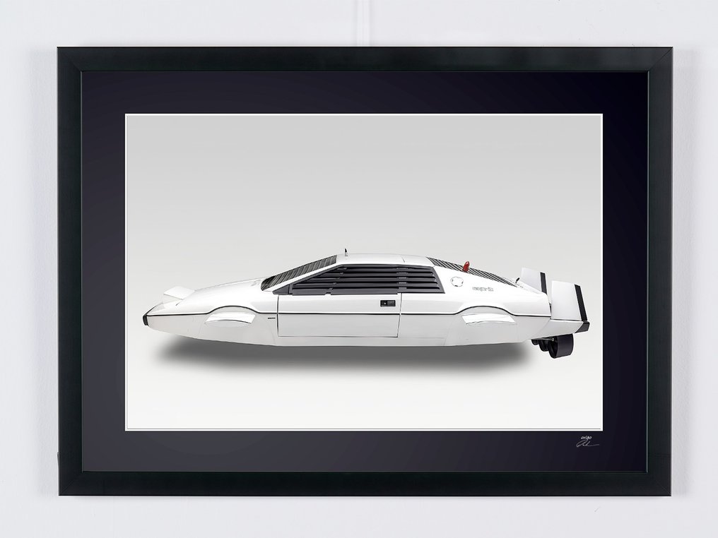 James Bond 007: The Spy Who Loved Me - 1977 Lotus Esprit S1 Submarine - Luxury Wooden Framed 70X50 cm - Limited Edition Nr 03 of 30 - Serial ID 20486-2 - Original Certificate (COA), Hologram - 100% New. Shipping Reduction from 3 items #1.0