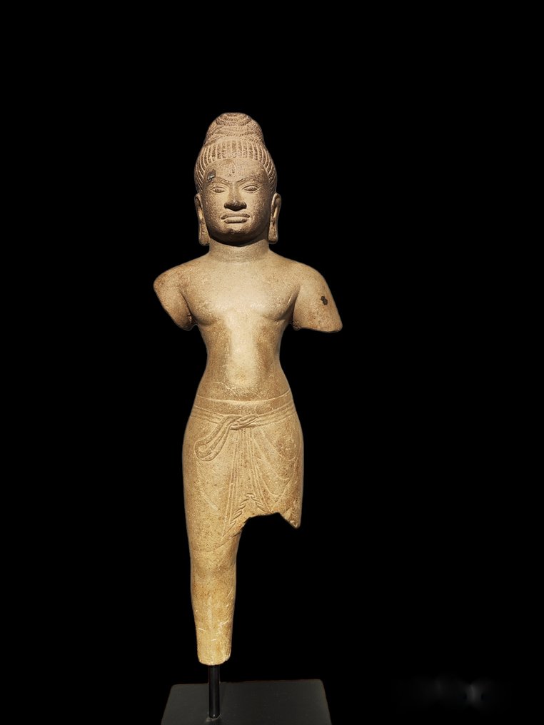 KHMER, KAMBODZSA Homokkő SHIVA KHMER, KAMBODZSA Angkor előtti időszak, Prei Khmeng stílus. 635 - 700 AD homokkő - 51 cm #1.1