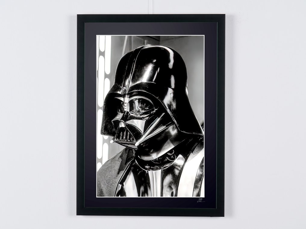 Star Wars, Darth Vader (David Prowse) - Fine Art Photography - Luxury Wooden Framed 70X50 cm - Limited Edition Nr 02 of 30 - Serial ID 20084 - Original Certificate (COA), Hologram - 100% New. Shipping Reduction from 3 items #1.0