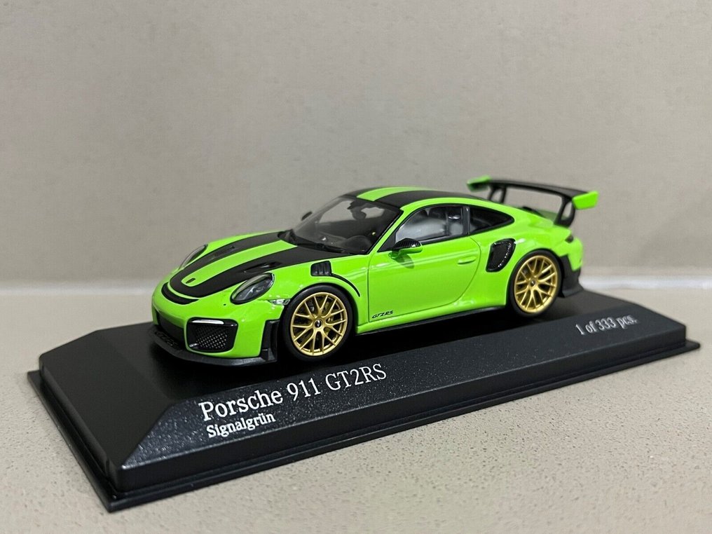 MiniChamps 1:43 - Model car - Porsche 911 GT2RS - Limited Edition 1 of 333 #3.2