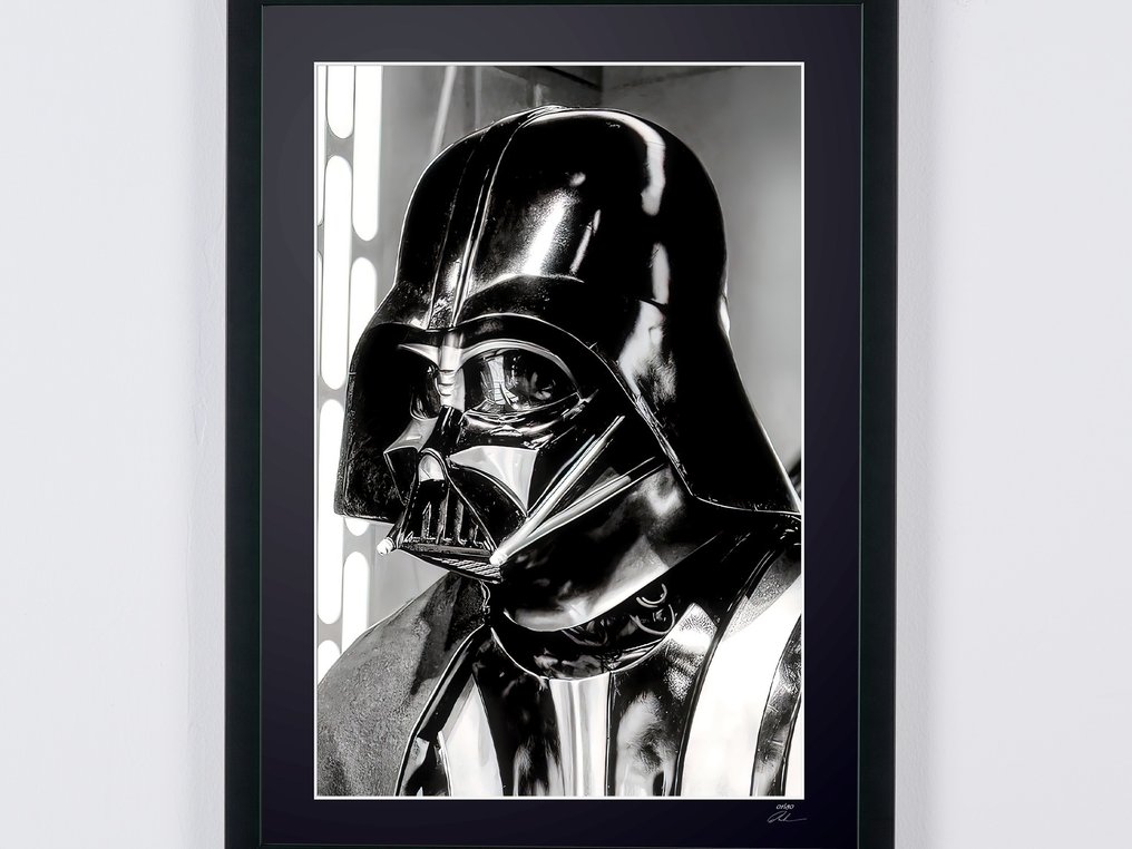 Star Wars, Darth Vader (David Prowse) - Fine Art Photography - Luxury Wooden Framed 70X50 cm - Limited Edition Nr 02 of 30 - Serial ID 20084 - Original Certificate (COA), Hologram - 100% New. Shipping Reduction from 3 items #3.2