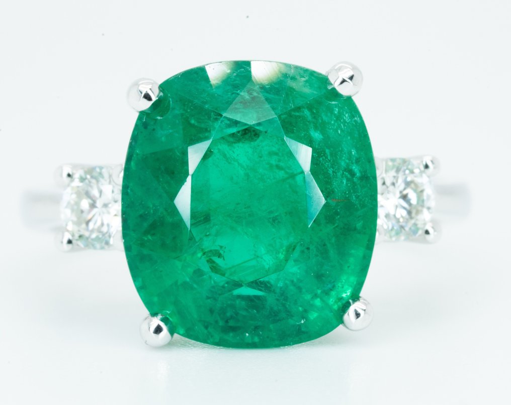 18 K Ouro branco - Anel - 6.60 ct Esmeralda - Verde Vívido e Diamantes VS #1.1