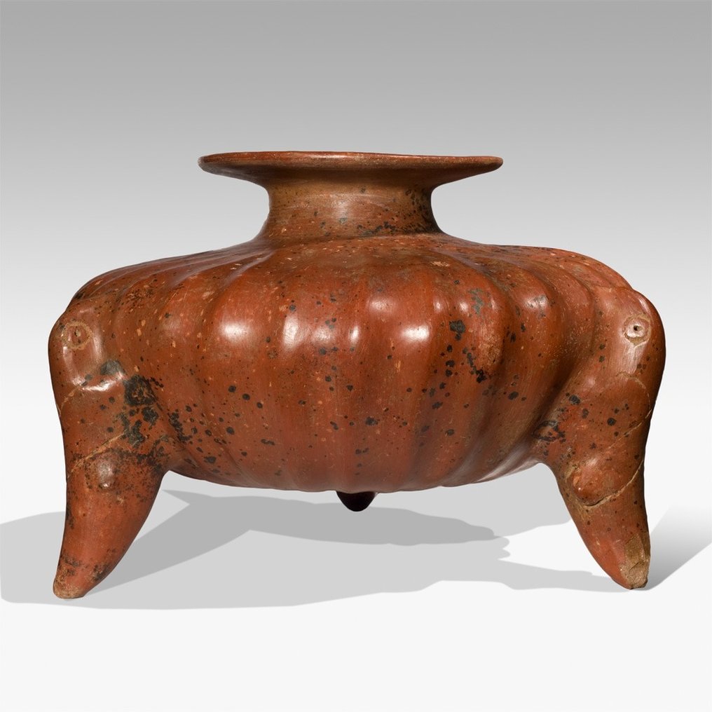 墨西哥科利馬州, Terracotta 南瓜形器皿或罐鼎，鳥形足。西元前 200 年 - 西元 200 年。 34 公分 D. 西班牙出口 #1.1