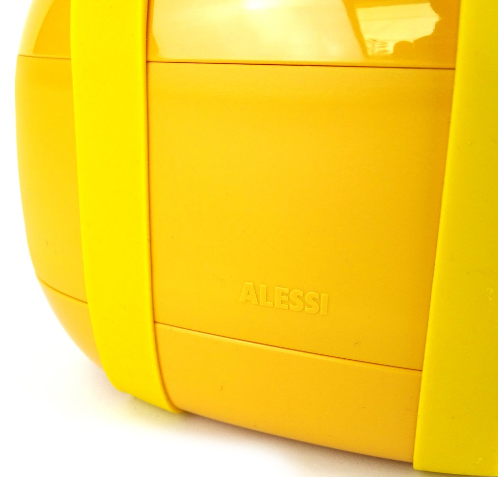 Alessi - Sakura Adachi - Σετ δείπνου (2) - ''Food a Porter'' - Κουτί από θερμοπλαστικό ρητίνη. Μπουκάλι από χρωματιστό ανοξείδωτο ατσάλι 18/10, κίτρινο και #2.1