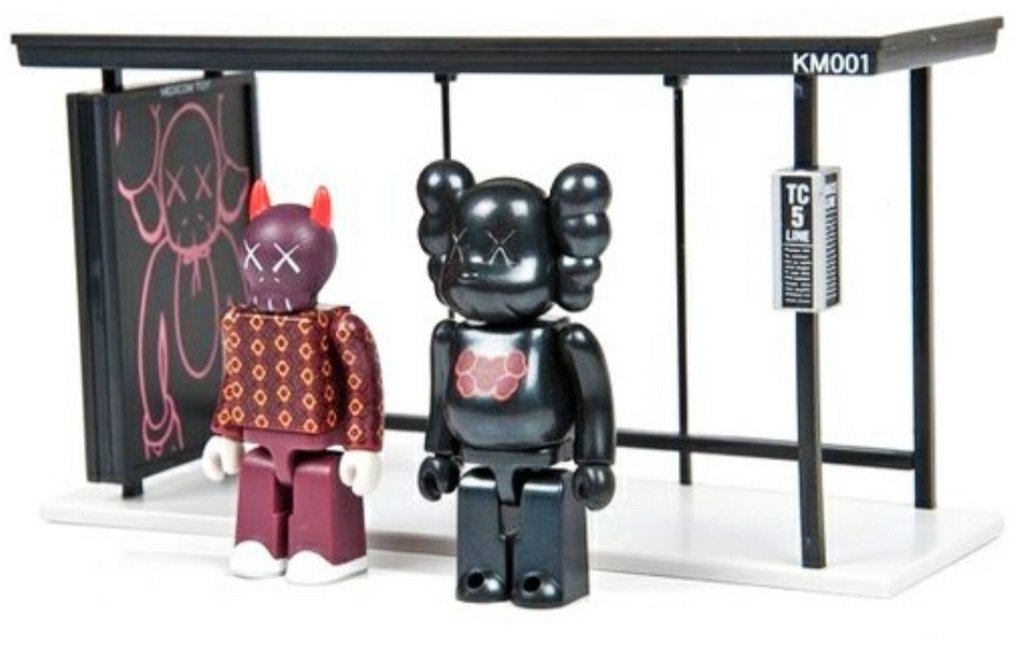 Kaws (1974) - KAWS Kubrick - Bus Stop Suite 1 - Medicom Toy #1.0