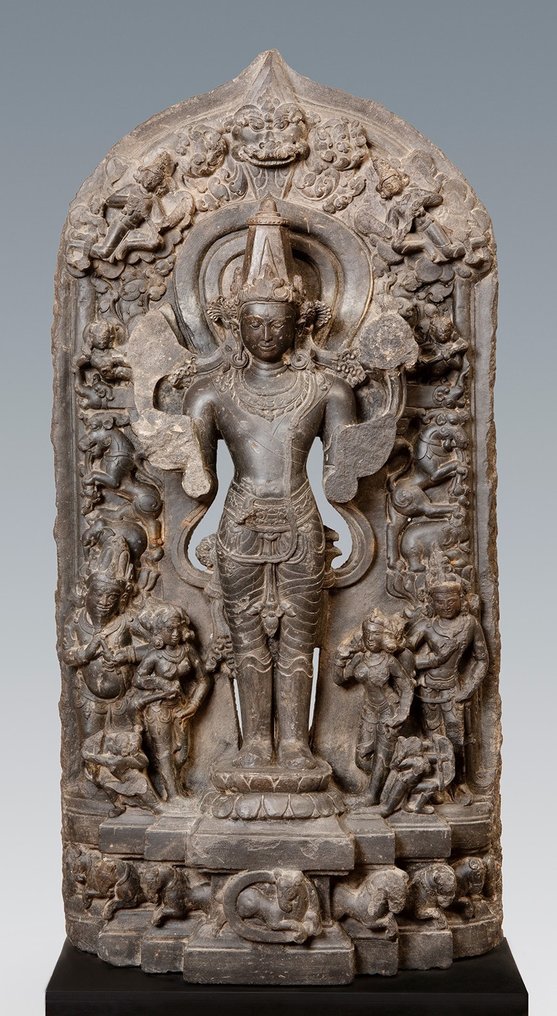 印度 石 印度教太陽神蘇裡亞的石碑。帕拉時期，西元 10-11 世紀 高 108 厘米 #2.1