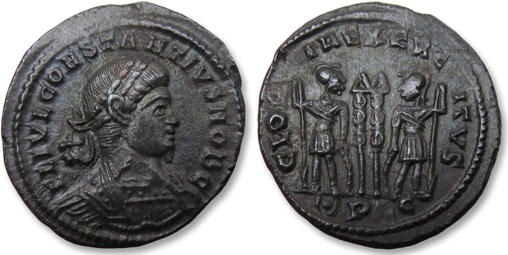 Romeinse Rijk. Constantius II as Caesar under Constantine I (AD 324-337). Follis Lugdunum (Lyon) mint 330-332 A.D. - (pellet in crescent) + mintmark PLG - #2.1