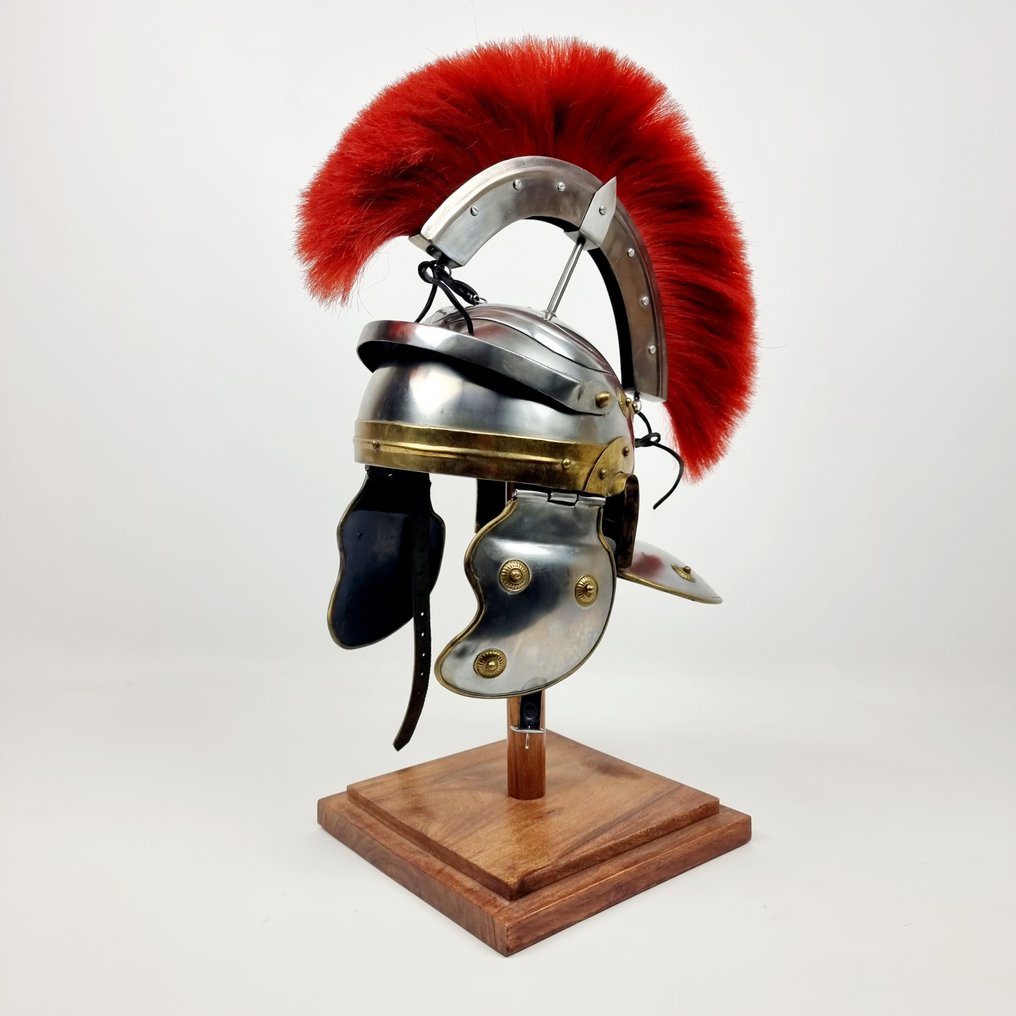 华丽的罗马头盔，带有波峰和侧面可移动的耳朵1960年 - 木, 皮革, 纺织品, 铁（铸／锻）, 黄铜色 #1.2