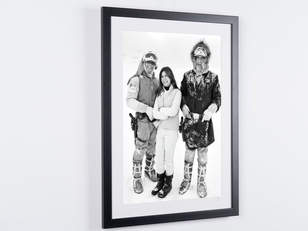 Star Wars Episode V: The Empire Strikes Back, Han Solo, Leia Organa and Luke Skywalker On Hoth Set - Fine Art Photography - Luxury Wooden Framed 70X50 cm - Limited Edition Nr 03 of 30 - Serial ID 16716 - Original Certificate (COA), Hologram - 100% New. Shipping Reduction from 3 items #4.3