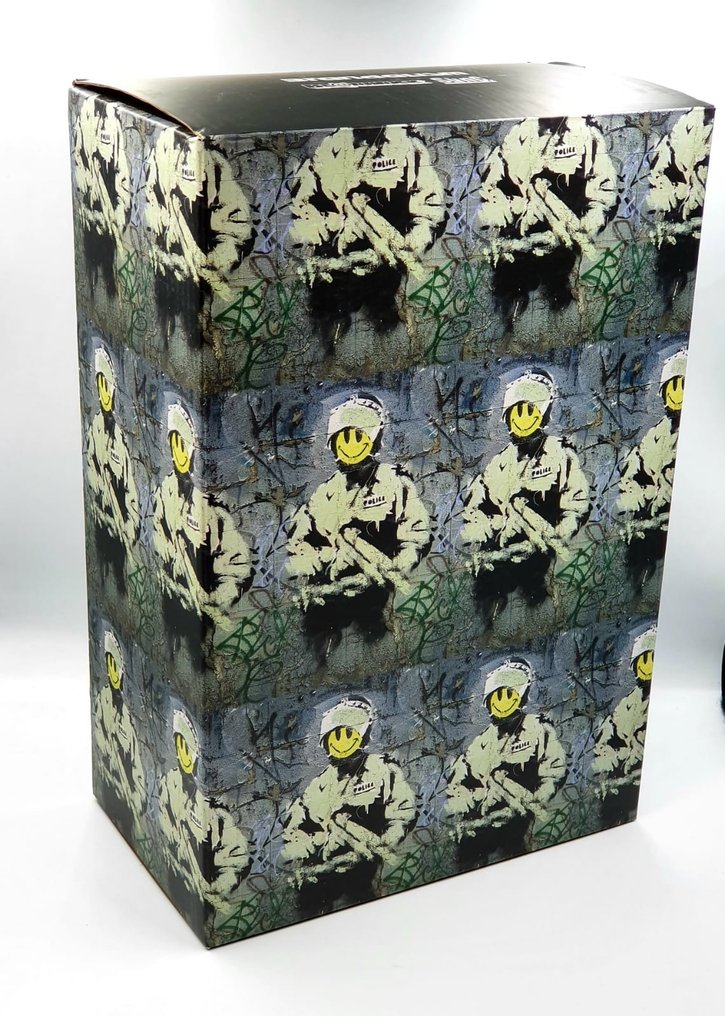 BE@RBRICK - BE@RBRICK riot cop 400％　BrandaLism Riot Cop 400% & 100% Bearbrick 2 Pack Medicom | eBay