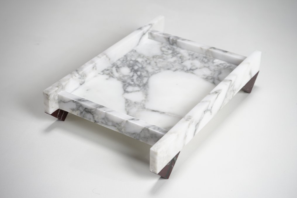 DFlab Studio - Centrepiece - 90° - rosso lepanto, Carrara marble #1.0