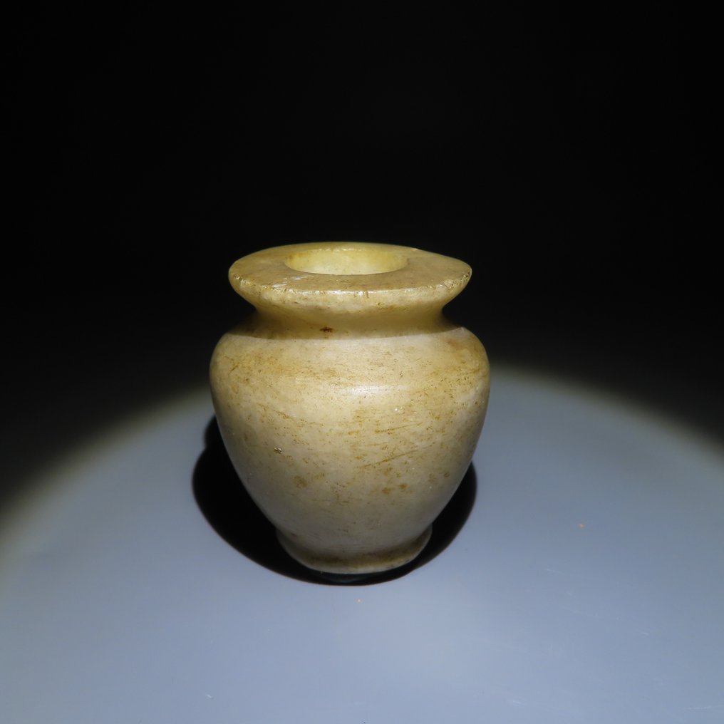 古埃及 硬石膏 科尔花瓶。公元前 1991-1786 年。 5.5 厘米高。乔治·松卡.西班牙出口许可证。 #1.1