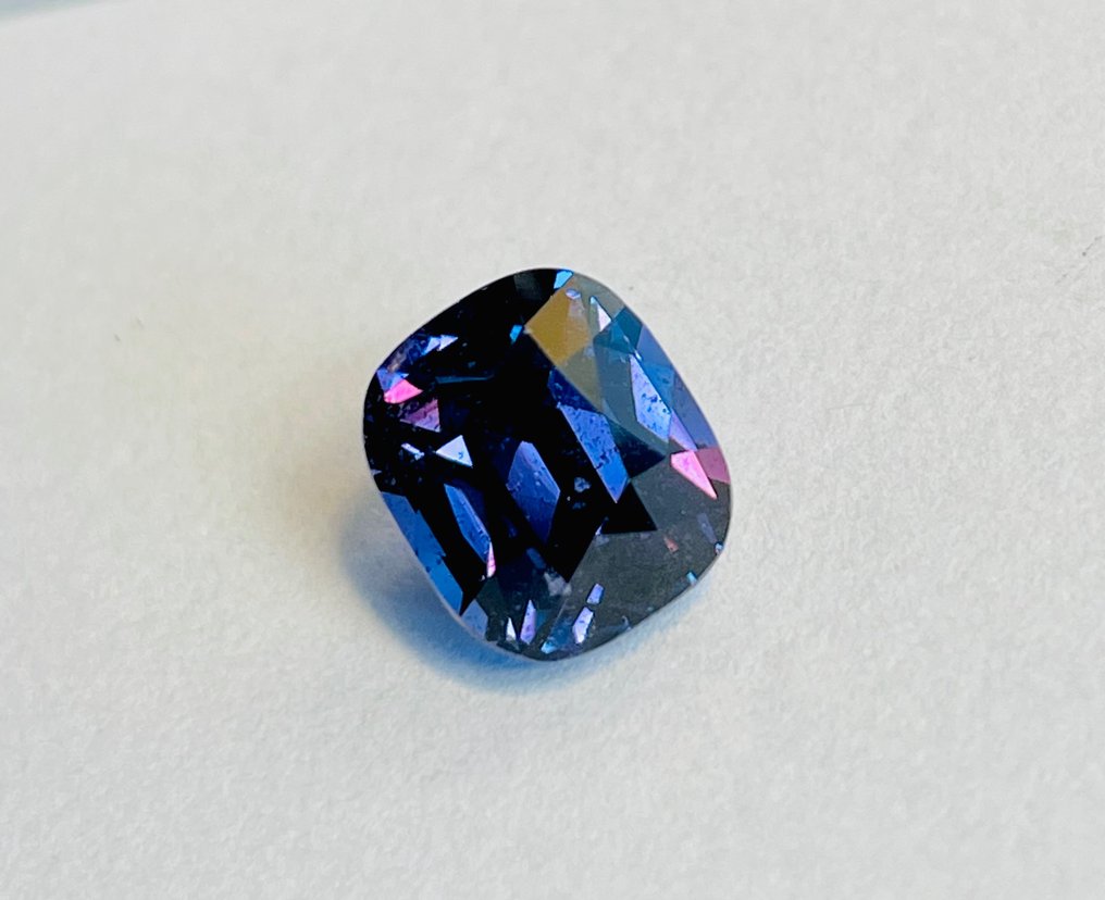 1 pcs Spinel - 4.61 ct - Gem research Swiss Lab (GRS) - Violetish Blue #1.0