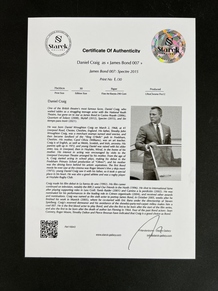 James Bond 007: Spectre, Daniel Craig as « James Bond 007 » - Fine Art Photography - Luxury Wooden Framed 70X50 cm - Limited Edition Nr 03 of 30 - Serial ID 16943 - Original Certificate (COA), Hologram - 100% New. Shipping Reduction from 3 items #1.0