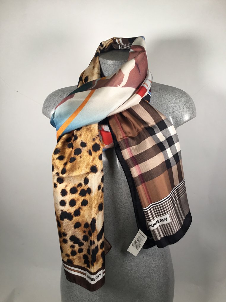 Burberry bufanda juntos discount